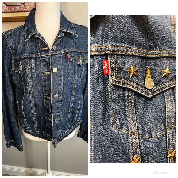 Levi's Jackets & Blazers - Levi's Jacket Women's Medium Type 3
Trucker Blue Denim Jean large with gold star